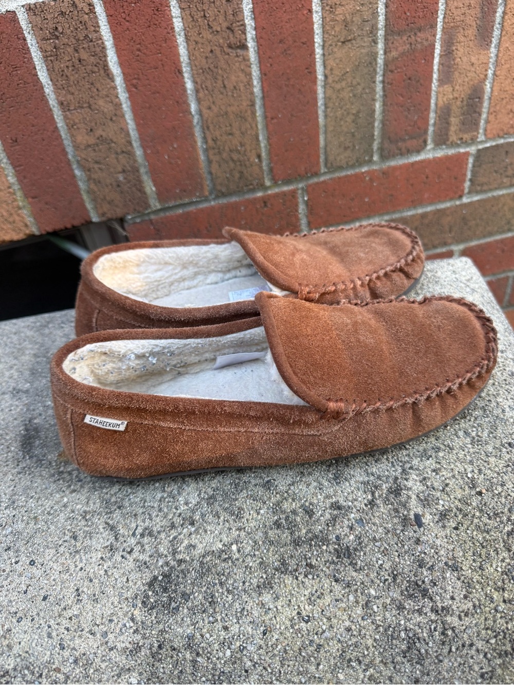 Staheekum Men’s Fortress Classic Suede Moccasin Slippers Wheat Size 11